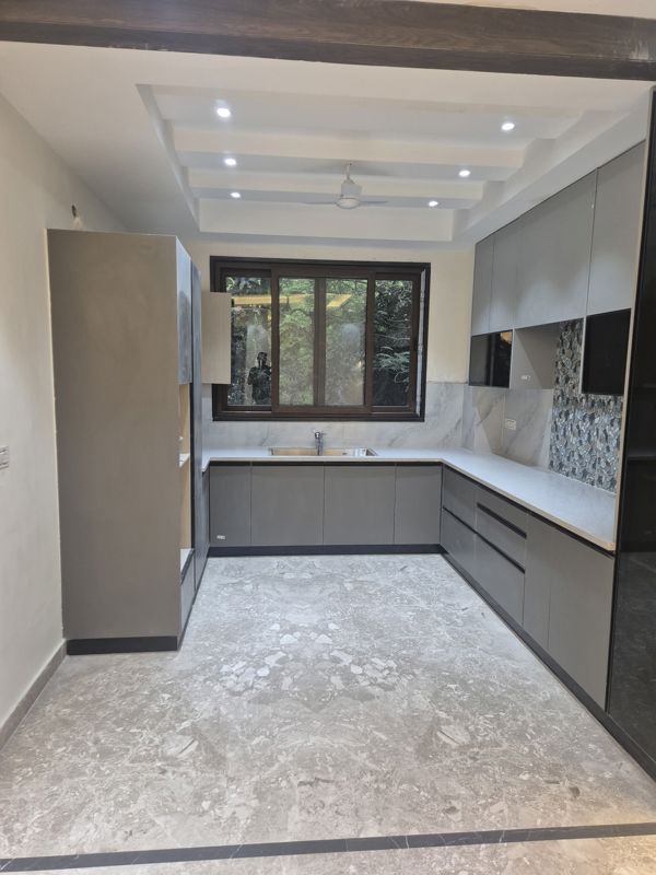 3 BHK for rent in Sector 4, Gurugram — semi-furnished — 180 sq.ft — Apna Enclave