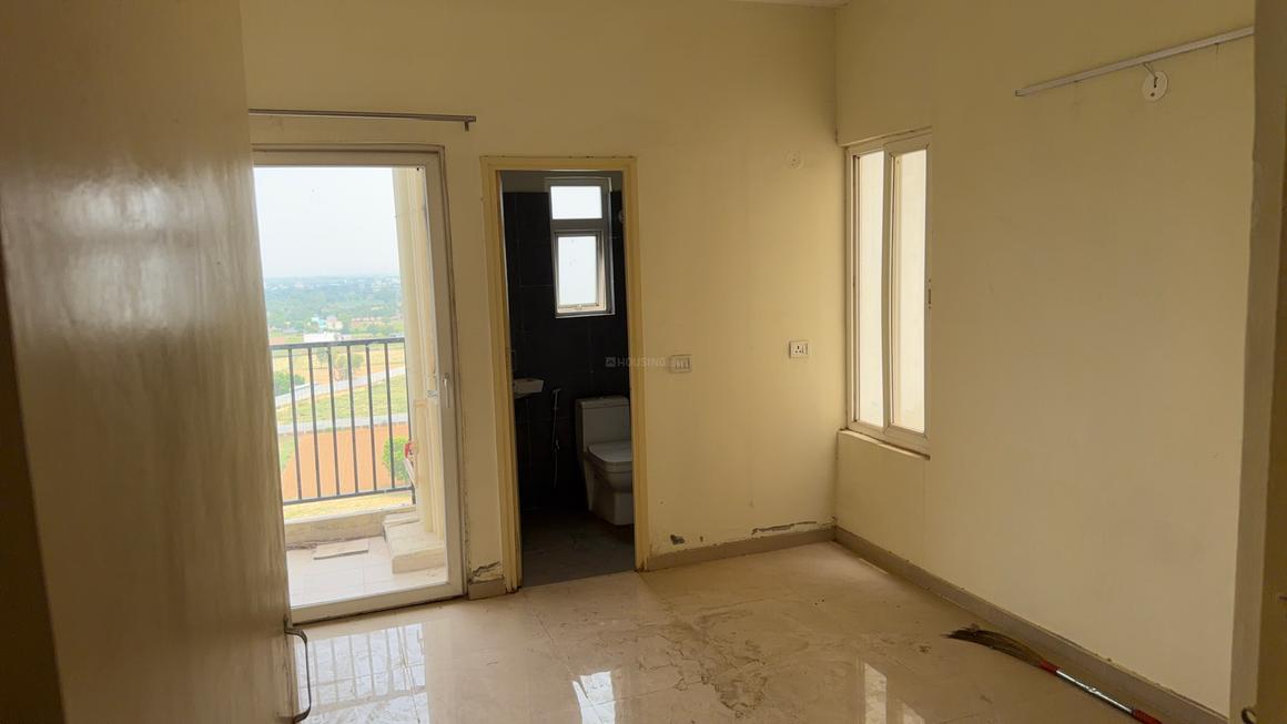 3 BHK for rent in Sector 4, Gurugram — semi-furnished — 671 sq.ft — GLS Arawali Homes
