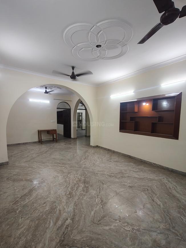 3 BHK for rent in Sector 40, Gurugram — semi-furnished — 1800 sq.ft