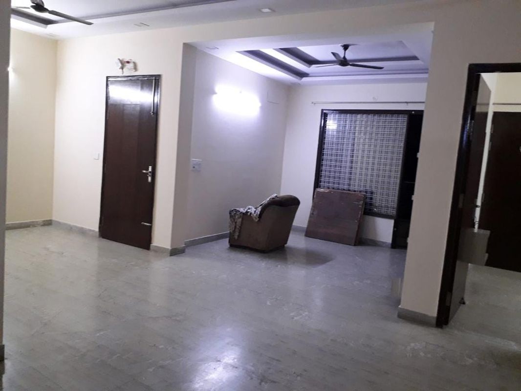 3 BHK for rent in Sector 43, Gurugram — semi-furnished — 215 sq.ft
