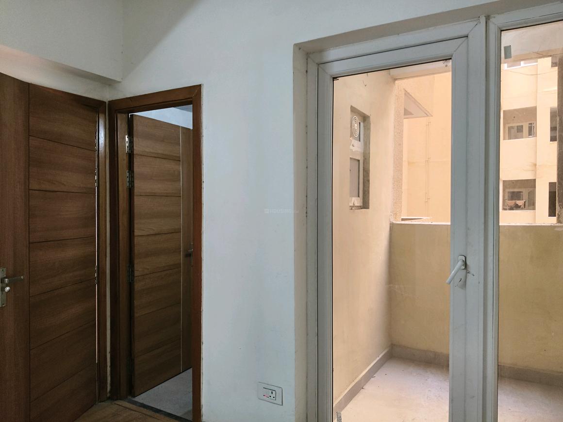 3 BHK for rent in Sector 43, Gurugram — semi-furnished — 1700 sq.ft — Renowned Bancourt Apartment