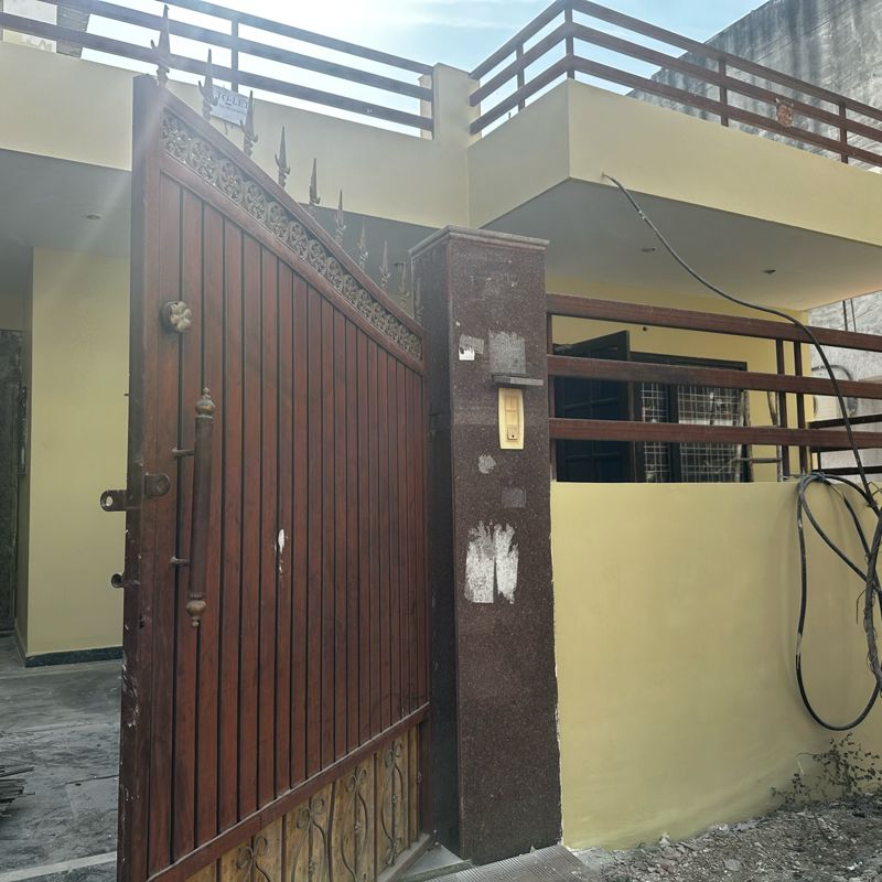 3 BHK for rent in Sector 43, Gurugram — semi-furnished — 2700 sq.ft