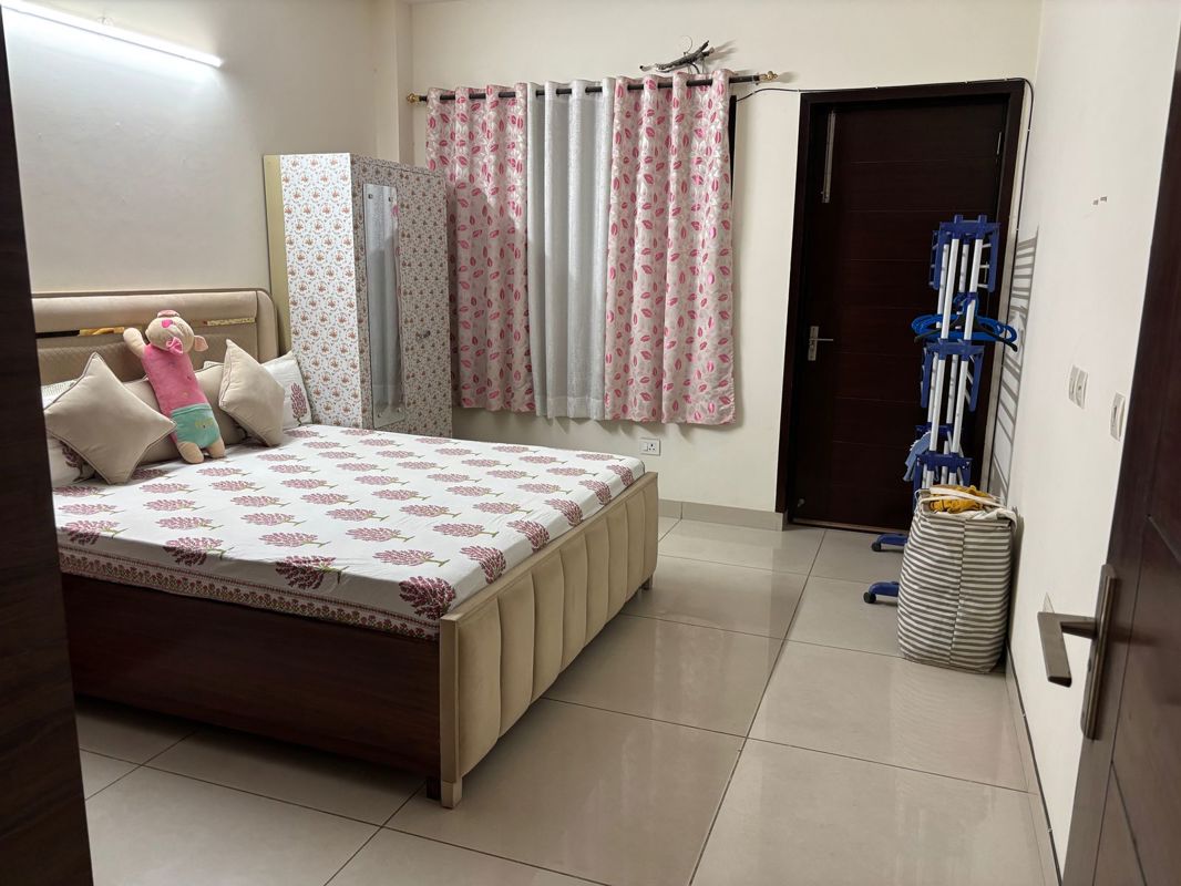 3 BHK for rent in Sector 45, Gurugram — semi-furnished — 2250 sq.ft — Uday Arden 45
