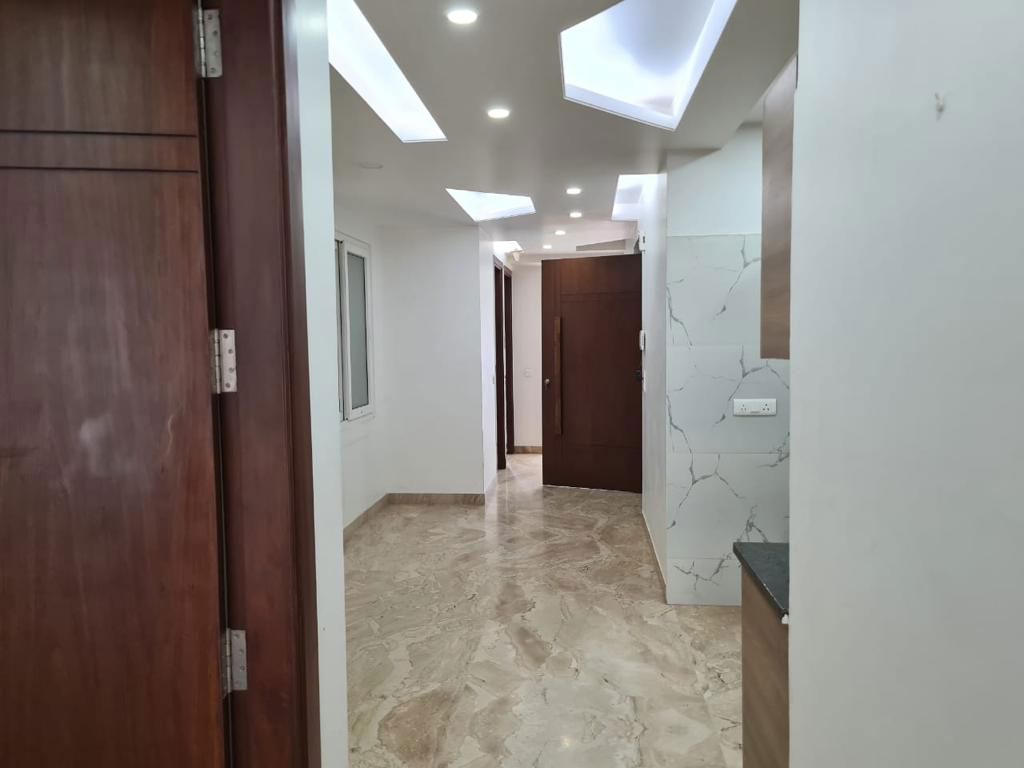 3 BHK for rent in Sector 45, Gurugram — semi-furnished — 100 sq.ft — Tanvi villa