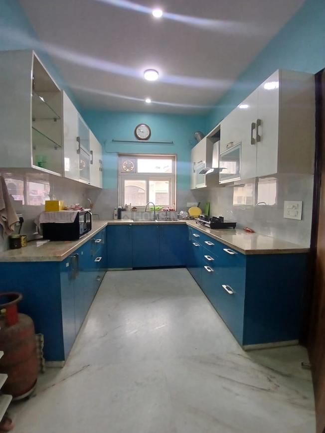3 BHK for rent in Sector 45, Gurugram — semi-furnished — 1701 sq.ft