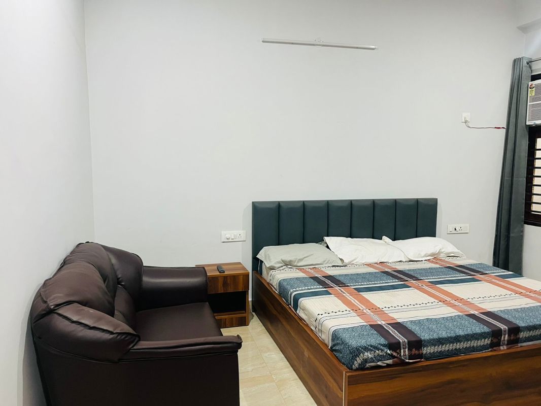 3 BHK for rent in Sector 46, Gurugram — furnished — 160 sq.ft