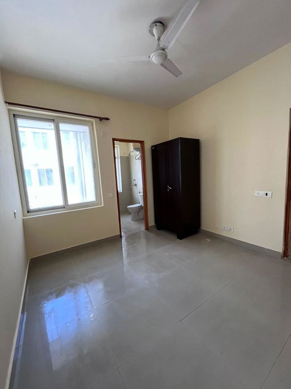 3 BHK for rent in Sector 48, Gurugram — semi-furnished — 1250 sq.ft — Roots Courtyard