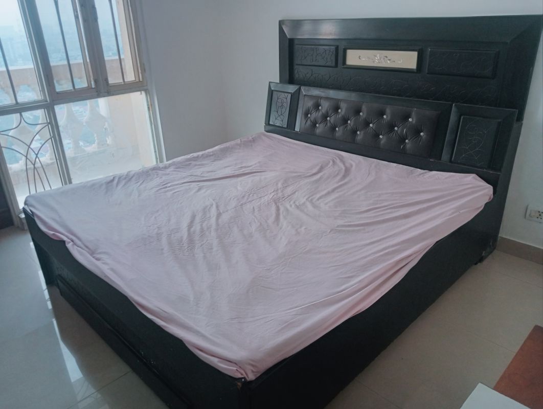 3 BHK for rent in Sector 48, Gurugram — semi-furnished — 1945 sq.ft — Parsvnath Green Ville