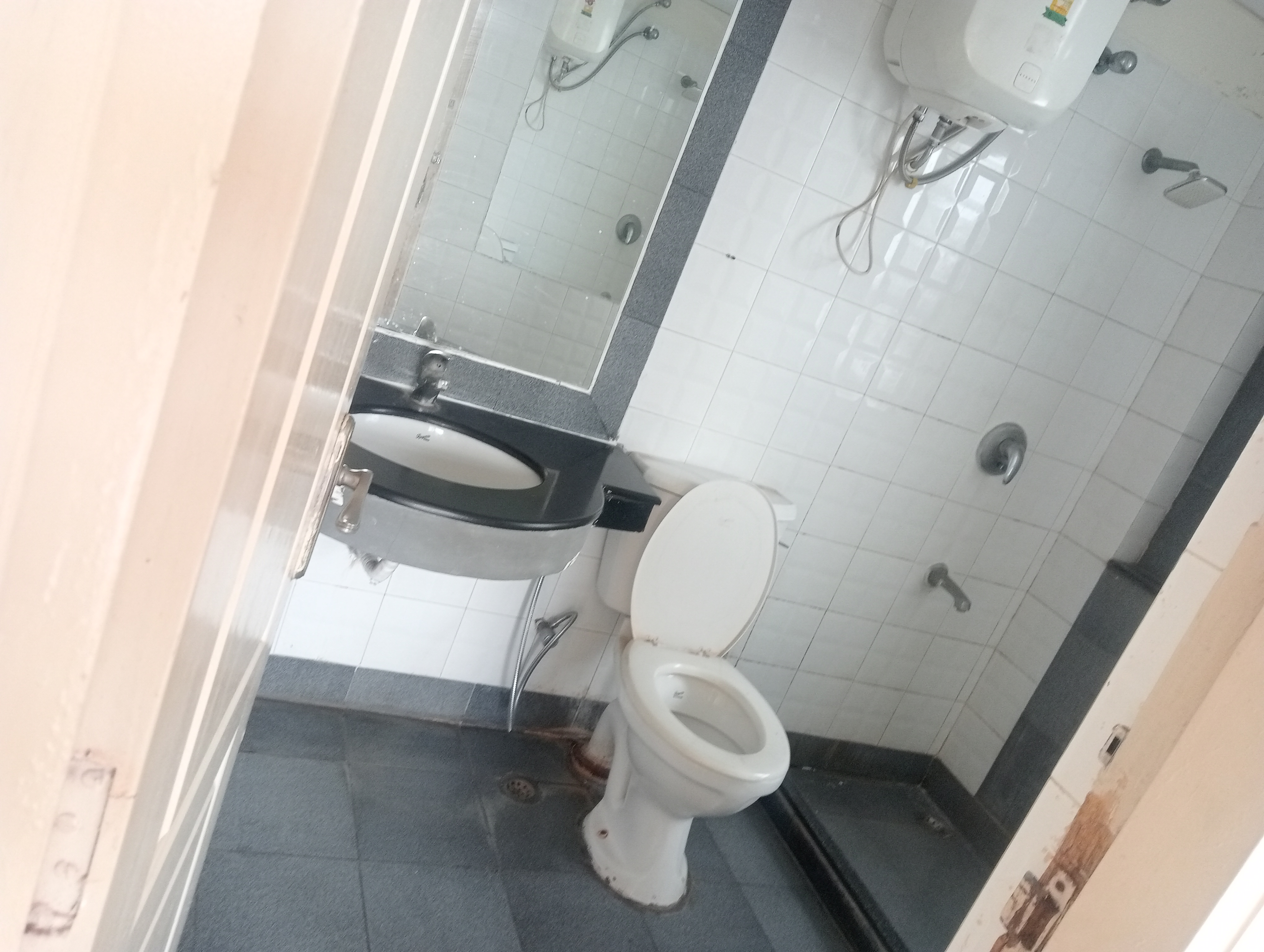 3 BHK for rent in Sector 49, Gurugram — semi-furnished — 1805 sq.ft — Army Sispal Vihar