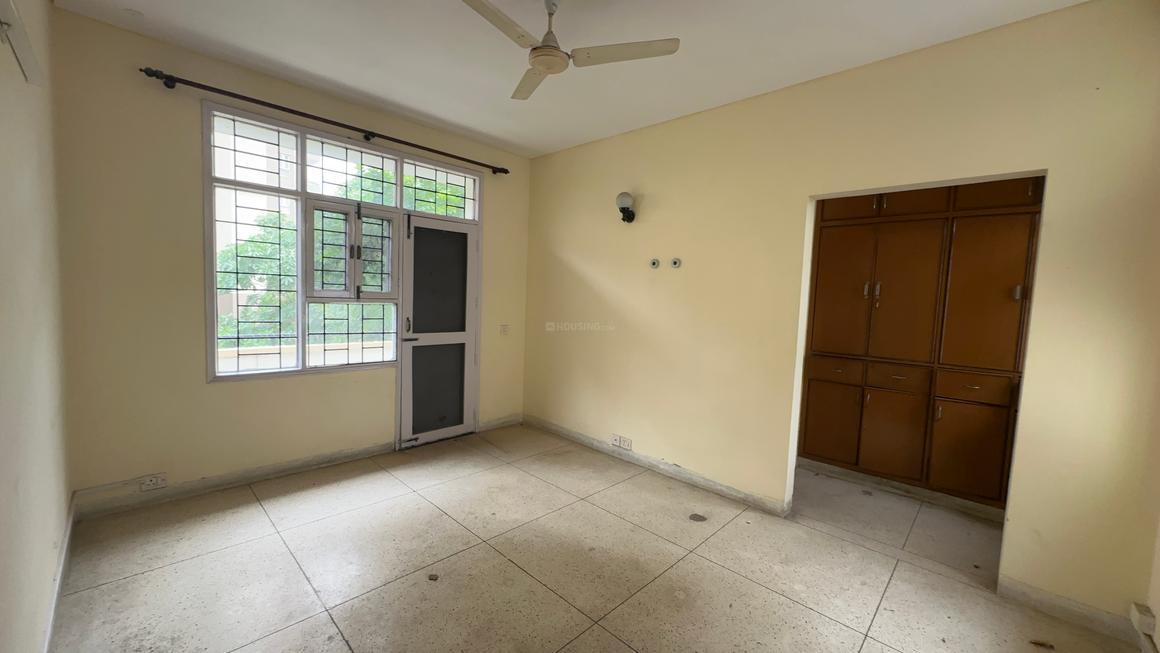3 BHK for rent in Sector 49, Gurugram — semi-furnished — 2200 sq.ft — Big Block South City 2