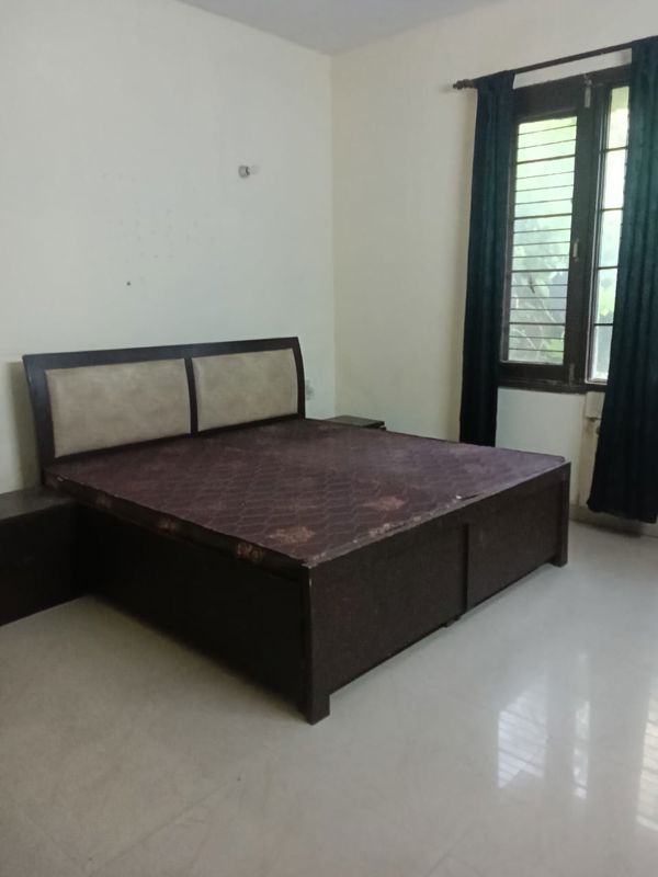 3 BHK for rent in Sector 49, Gurugram — semi-furnished — 1805 sq.ft — Army Sispal Vihar