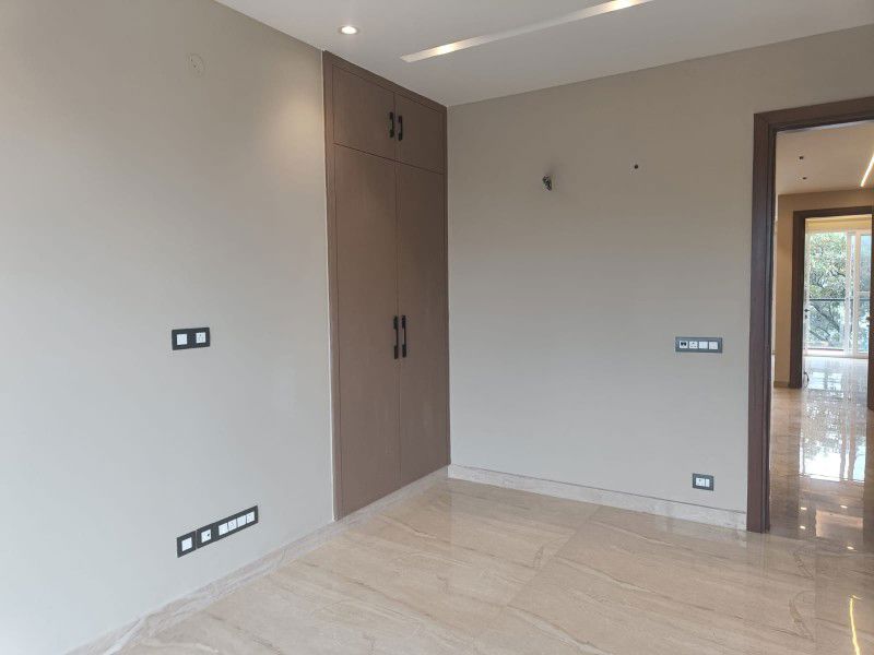 3 BHK for rent in Sector 5, Gurugram — semi-furnished — 1845 sq.ft