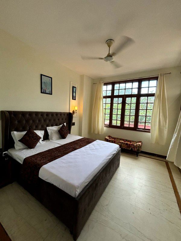 3 BHK for rent in Sector 5, Gurugram — semi-furnished — 1758 sq.ft