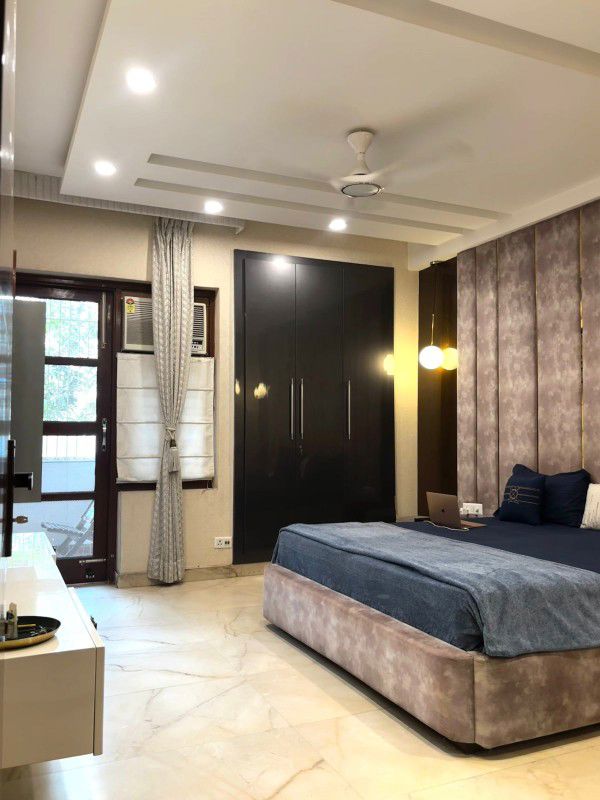 3 BHK for rent in Sector 5, Gurugram — semi-furnished — 2012 sq.ft