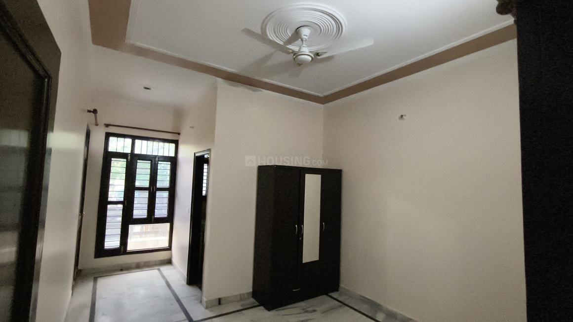 3 BHK for rent in Sector 5, Gurugram — 2000 sq.ft
