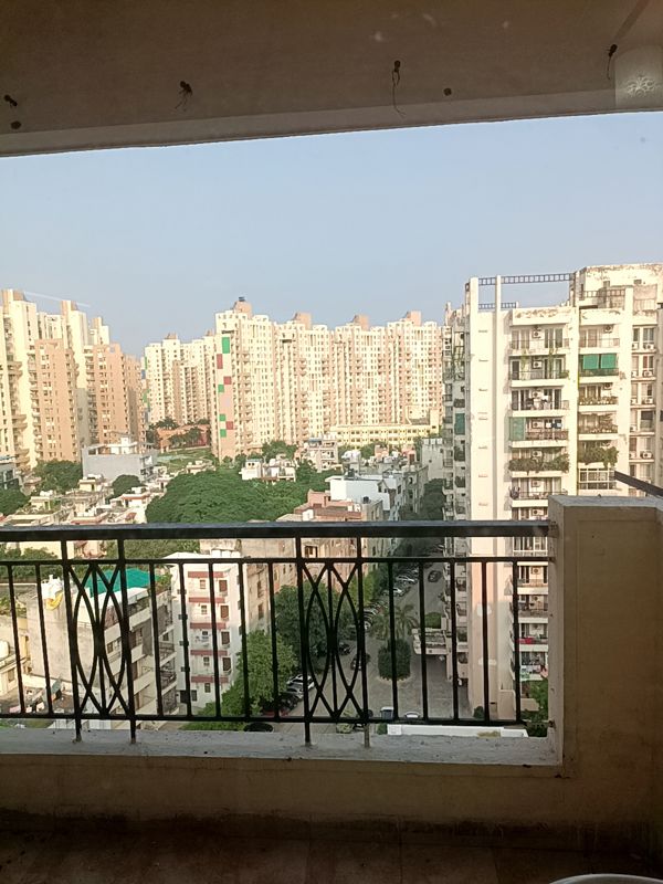 3 BHK for rent in Sector 50, Gurugram — furnished — 1376 sq.ft — Eros Wembley Estate