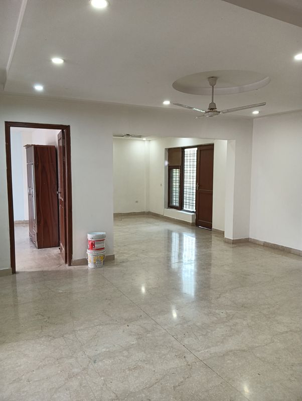 3 BHK for rent in Sector 52, Gurugram — semi-furnished — 500 sq.ft
