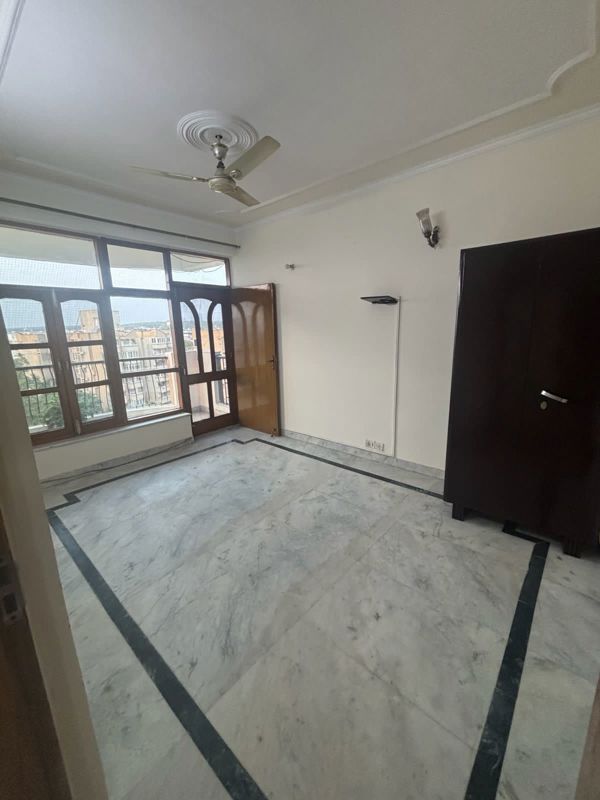 3 BHK for rent in Sector 52, Gurugram — semi-furnished — 2000 sq.ft — Ardee City