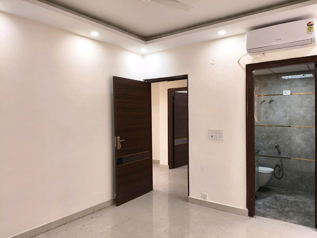 3 BHK for rent in Sector 52, Gurugram — semi-furnished — 300 sq.ft — Ardee City