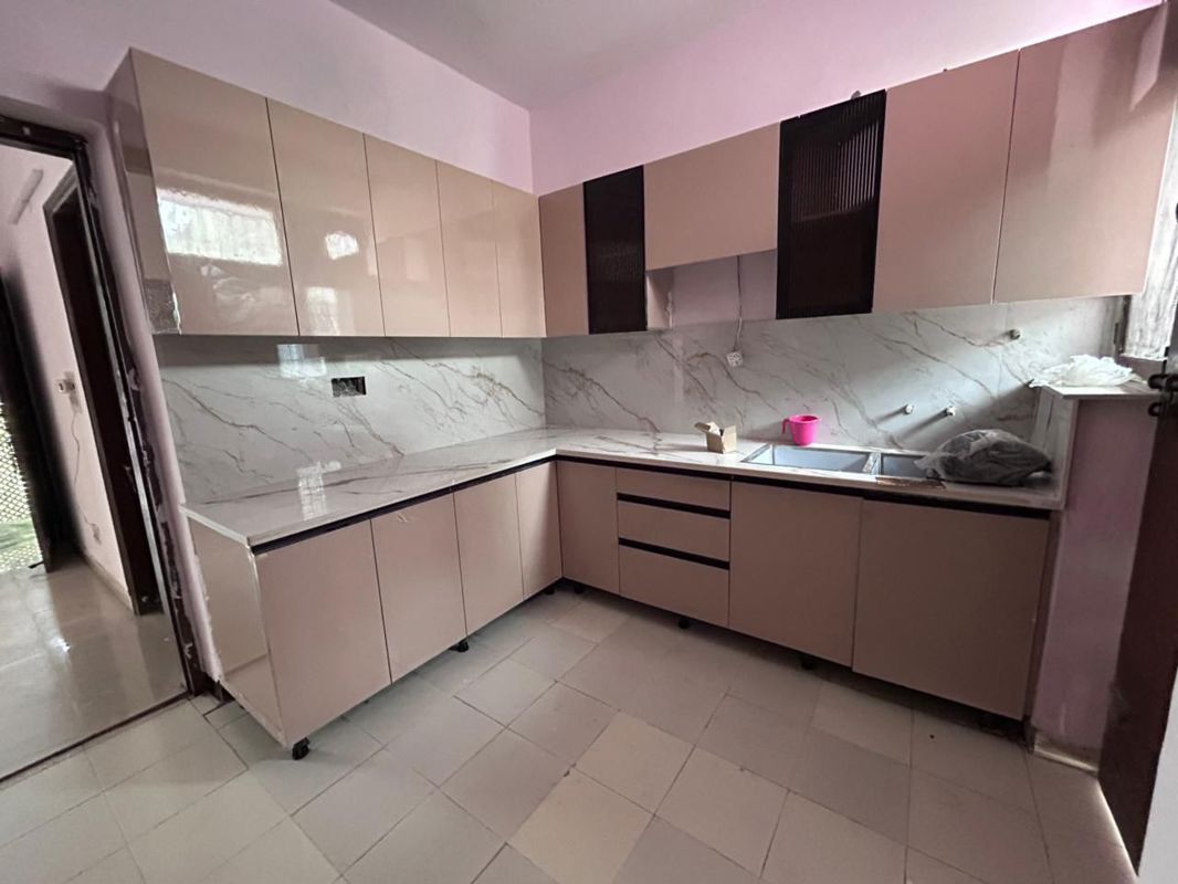 3 BHK for rent in Sector 52, Gurugram — semi-furnished — 2530 sq.ft