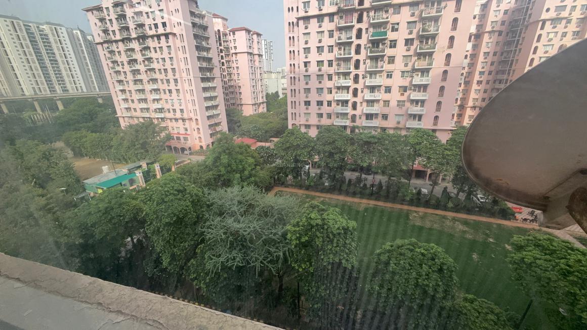 3 BHK for rent in Sector 53, Gurugram — semi-furnished — 1000 sq.ft — DLF Princeton Estate
