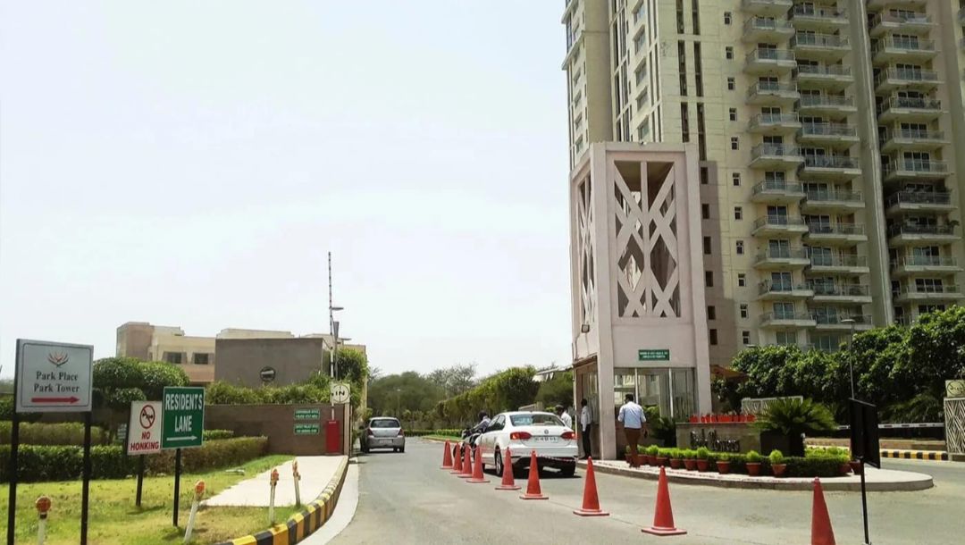 3 BHK for rent in Sector 54, Gurugram — semi-furnished — 1981 sq.ft — DLF Park Place
