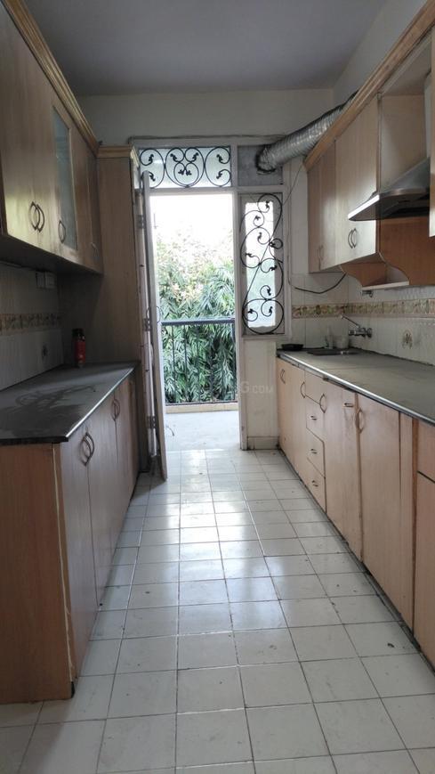 3 BHK for rent in Sector 54, Gurugram — semi-furnished — 1550 sq.ft — DLF Exclusive Floors
