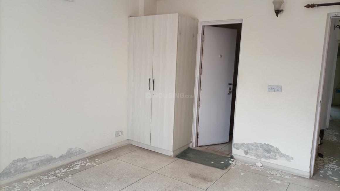 3 BHK for rent in Sector 54, Gurugram — semi-furnished — 1550 sq.ft — DLF Exclusive Floors