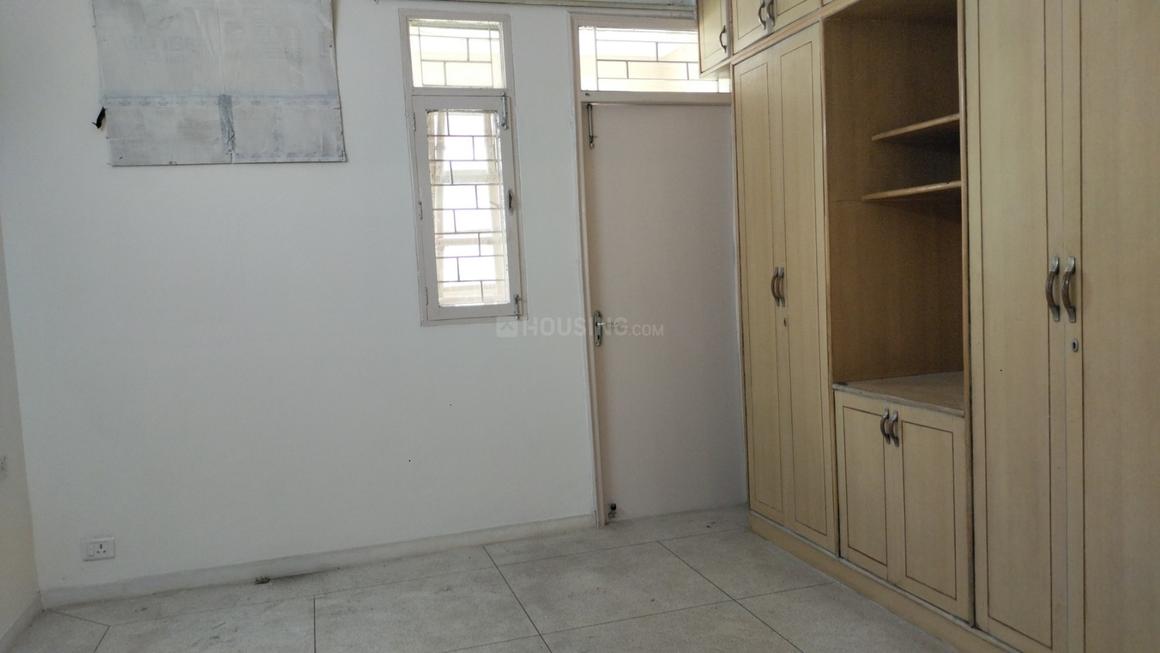 3 BHK for rent in Sector 54, Gurugram — 1550 sq.ft — DLF Exclusive Floors