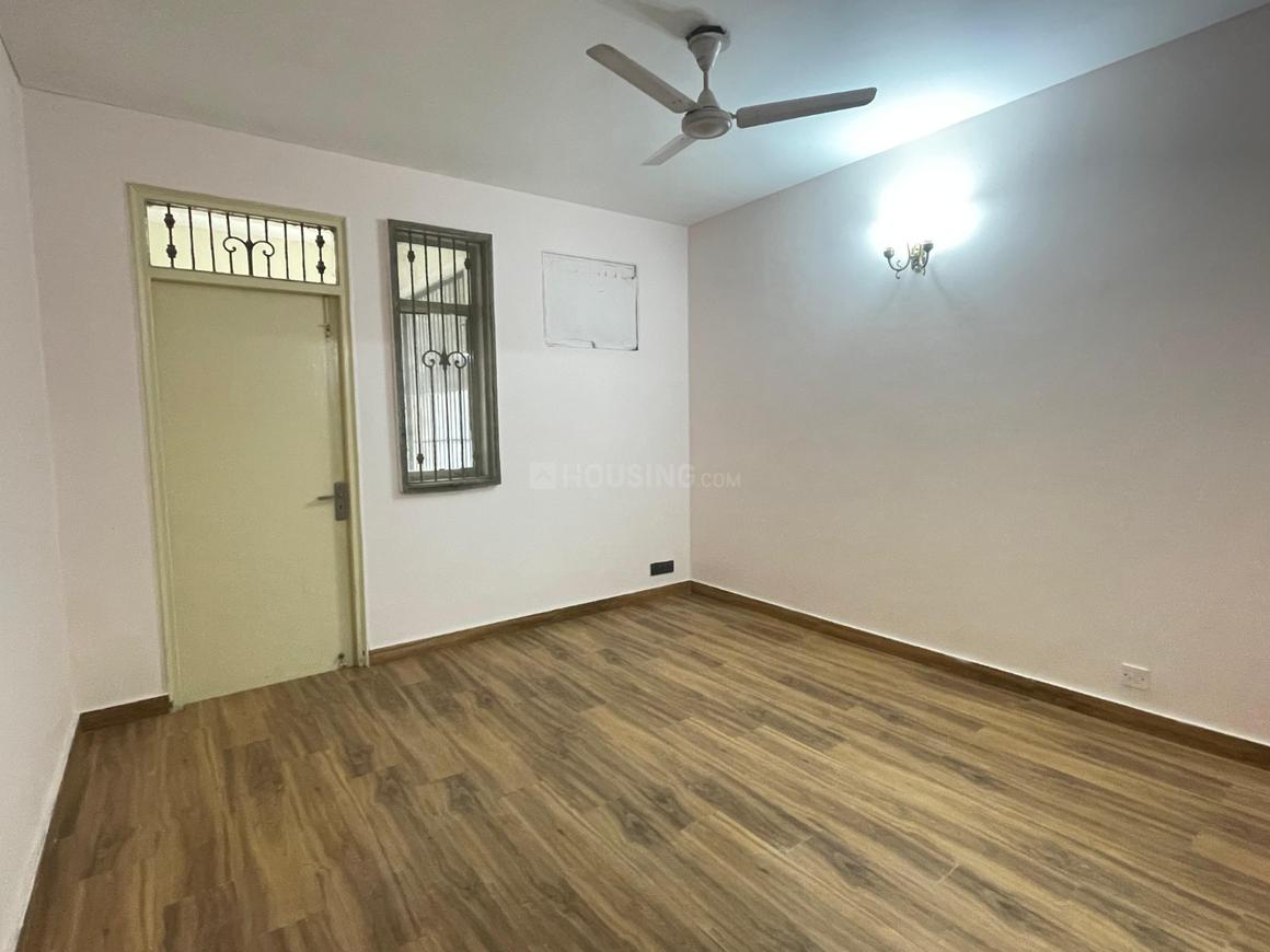 3 BHK for rent in Sector 54, Gurugram — semi-furnished — 1520 sq.ft — DLF Exclusive Floors