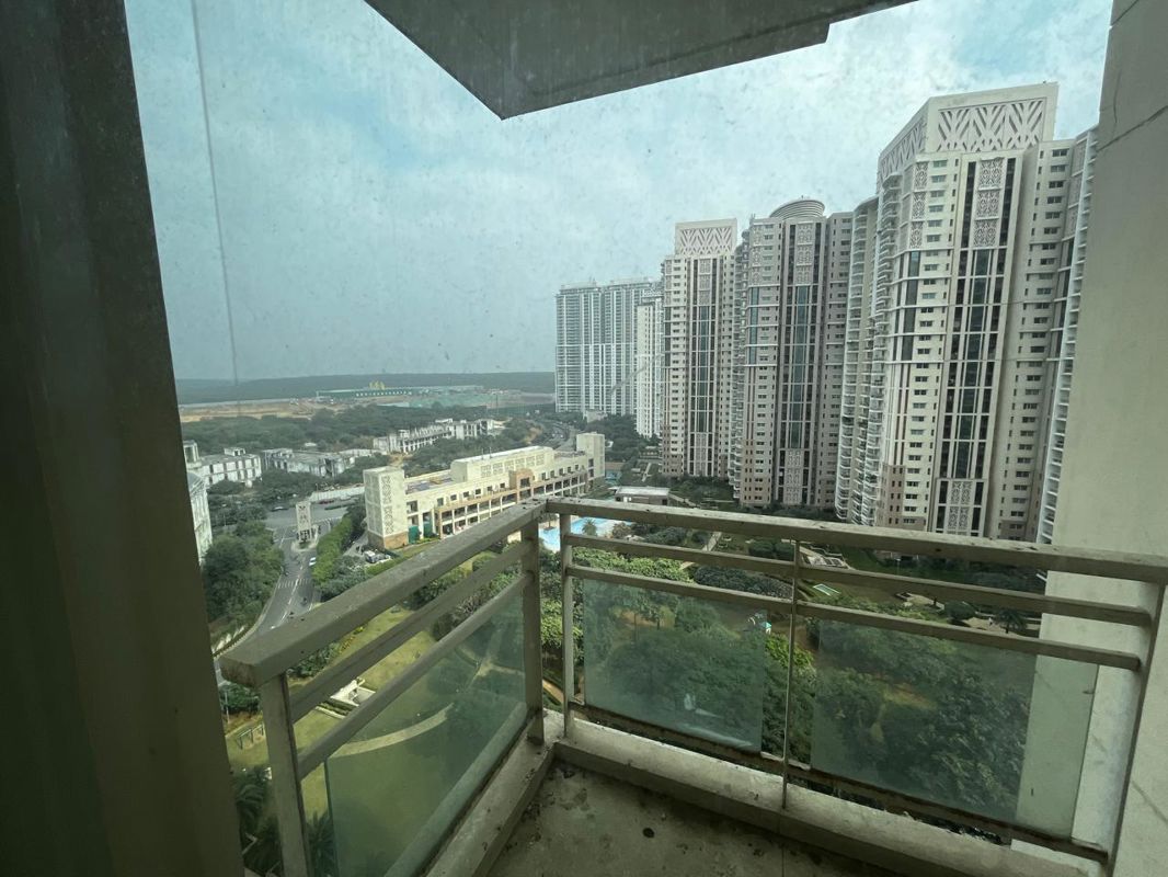 3 BHK for rent in Sector 54, Gurugram — semi-furnished — 1975 sq.ft — DLF Park Place