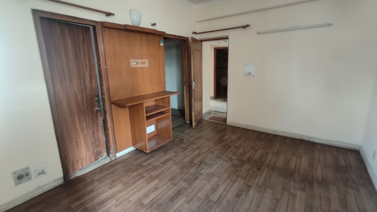 3 BHK for rent in Sector 55, Gurugram — semi-furnished — 2450 sq.ft — Vastu Flat