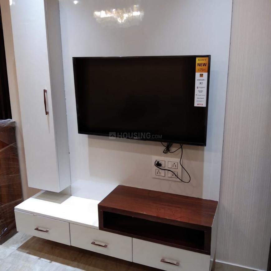 3 BHK for rent in Sector 55, Gurugram — semi-furnished — 2050 sq.ft — Swaraj Homes Siddhi Vinayak Apartments