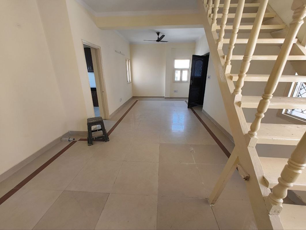 3 BHK for rent in Sector 56, Gurugram — semi-furnished — 1780 sq.ft — Madhur Jivan Flat
