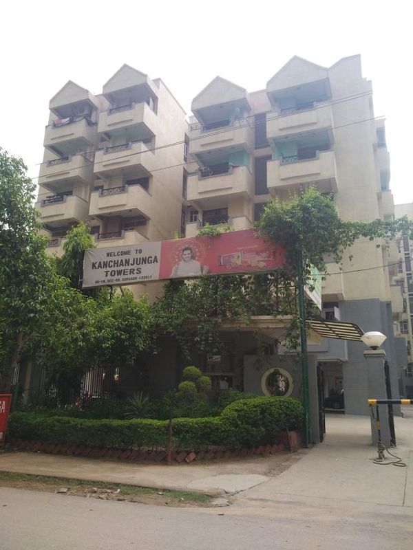 3 BHK for rent in Sector 56, Gurugram — semi-furnished — 1700 sq.ft — Kanchanjunga Flat