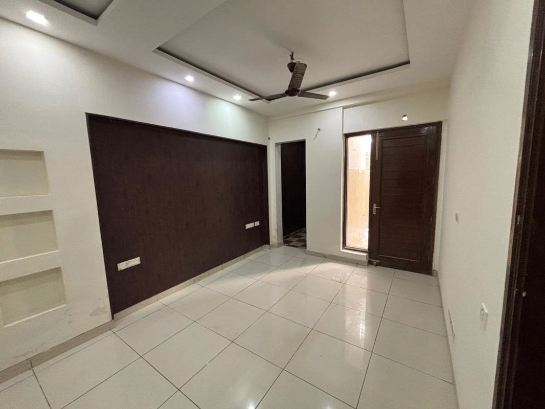 3 BHK for rent in Sector 57, Gurugram — semi-furnished — 1550 sq.ft