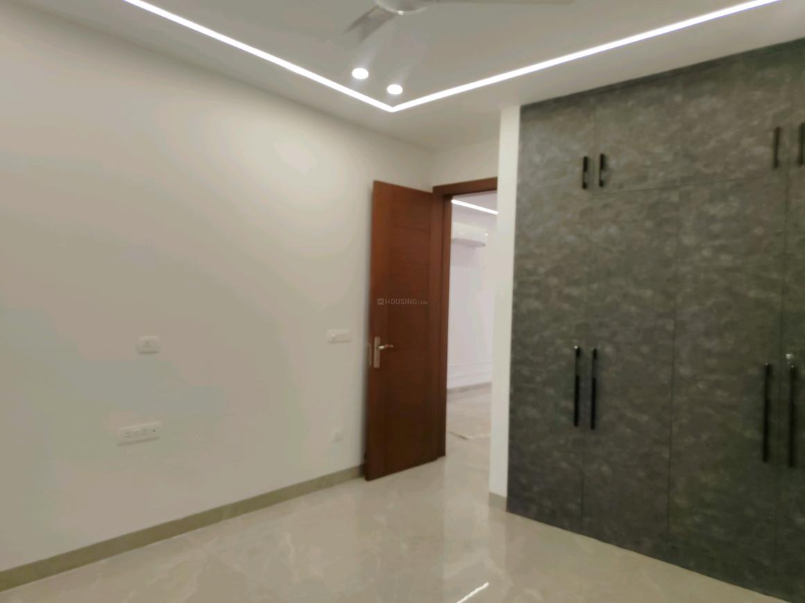 3 BHK for rent in Sector 60, Gurugram — semi-furnished — 2000 sq.ft — Ireo Skyon