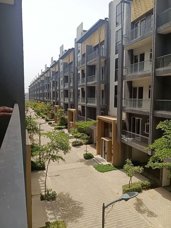 3 BHK for rent in Sector 61, Gurugram — semi-furnished — 1680 sq.ft — Smart World Orchard
