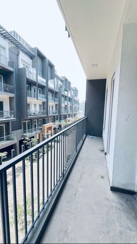 3 BHK for rent in Sector 61, Gurugram — semi-furnished — 1600 sq.ft — Smart World Orchard