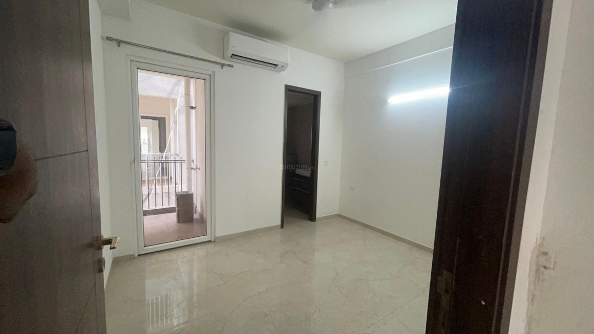 3 BHK for rent in Sector 61, Gurugram — semi-furnished — 1012 sq.ft — Smartworld Orchard
