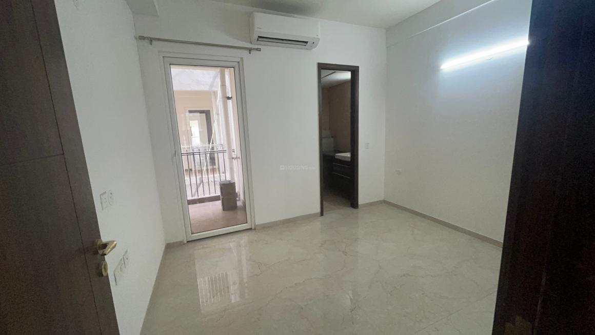 3 BHK for rent in Sector 61, Gurugram — semi-furnished — 1056 sq.ft — Smartworld Orchard