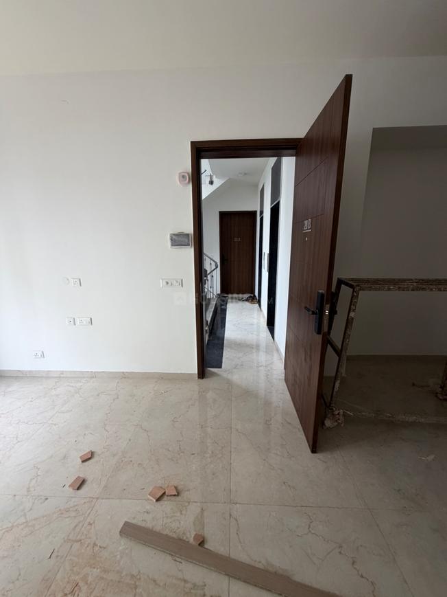 3 BHK for rent in Sector 61, Gurugram — semi-furnished — 990 sq.ft — Smartworld Orchard