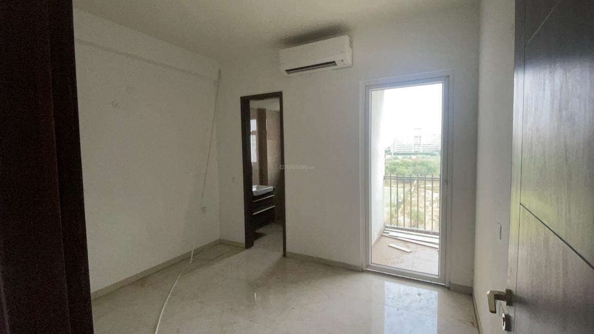 3 BHK for rent in Sector 61, Gurugram — semi-furnished — 1000 sq.ft — Smartworld Orchard