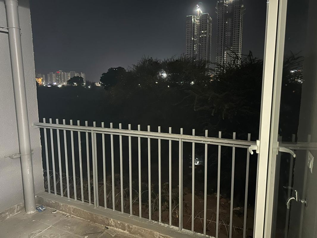 3 BHK for rent in Sector 61, Gurugram — semi-furnished — 1680 sq.ft — Smart World Orchard