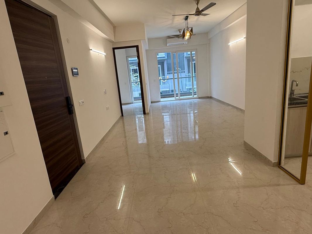 3 BHK for rent in Sector 61, Gurugram — semi-furnished — 1680 sq.ft — Smart World Orchard