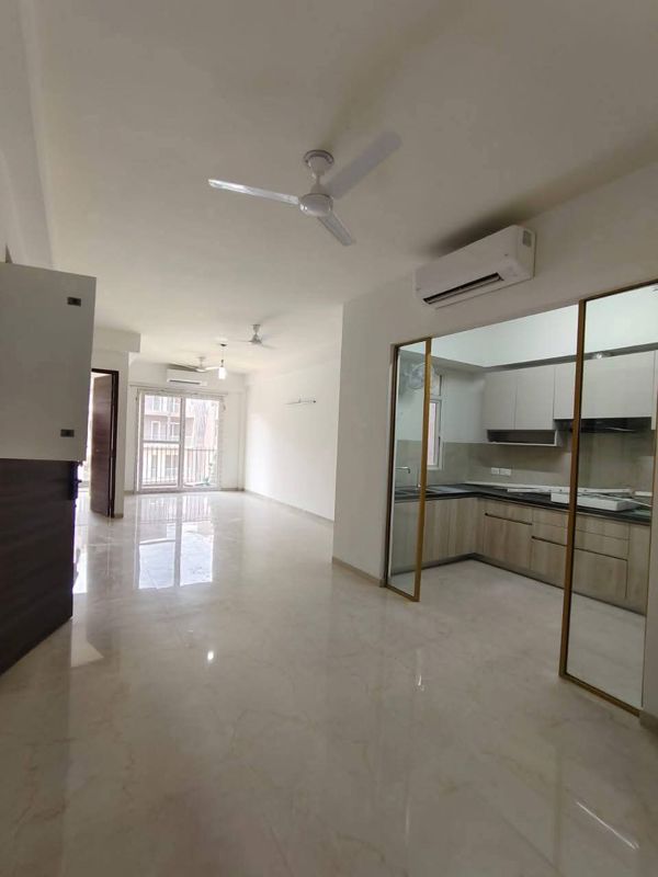 3 BHK for rent in Sector 61, Gurugram — semi-furnished — 1630 sq.ft — Smart World Orchard