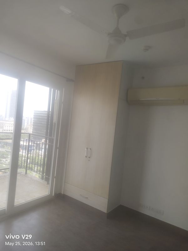 3 BHK for rent in Sector 62, Gurugram — semi-furnished — 2000 sq.ft — Conscient Heritage One