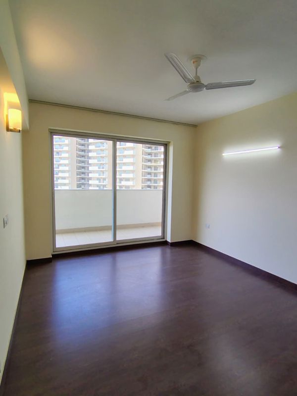 3 BHK for rent in Sector 65, Gurugram — semi-furnished — 1550 sq.ft — Emaar MGF Emerald Hills