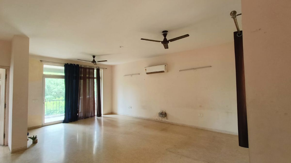 3 BHK for rent in Sector 65, Gurugram — semi-furnished — 1380 sq.ft — Emaar MGF Emerald Hills