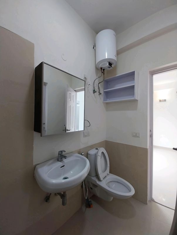 3 BHK for rent in Sector 65, Gurugram — semi-furnished — 1680 sq.ft — Emaar MGF Emerald Hills